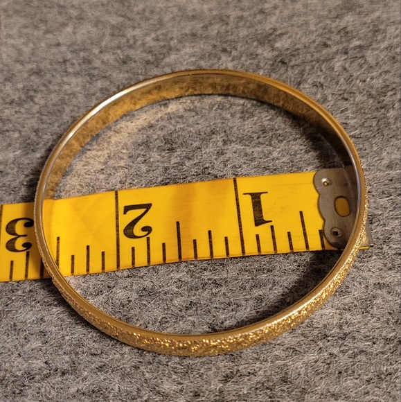 VINTAGE MONET BANGEL BRACELET - Picture 9 of 11